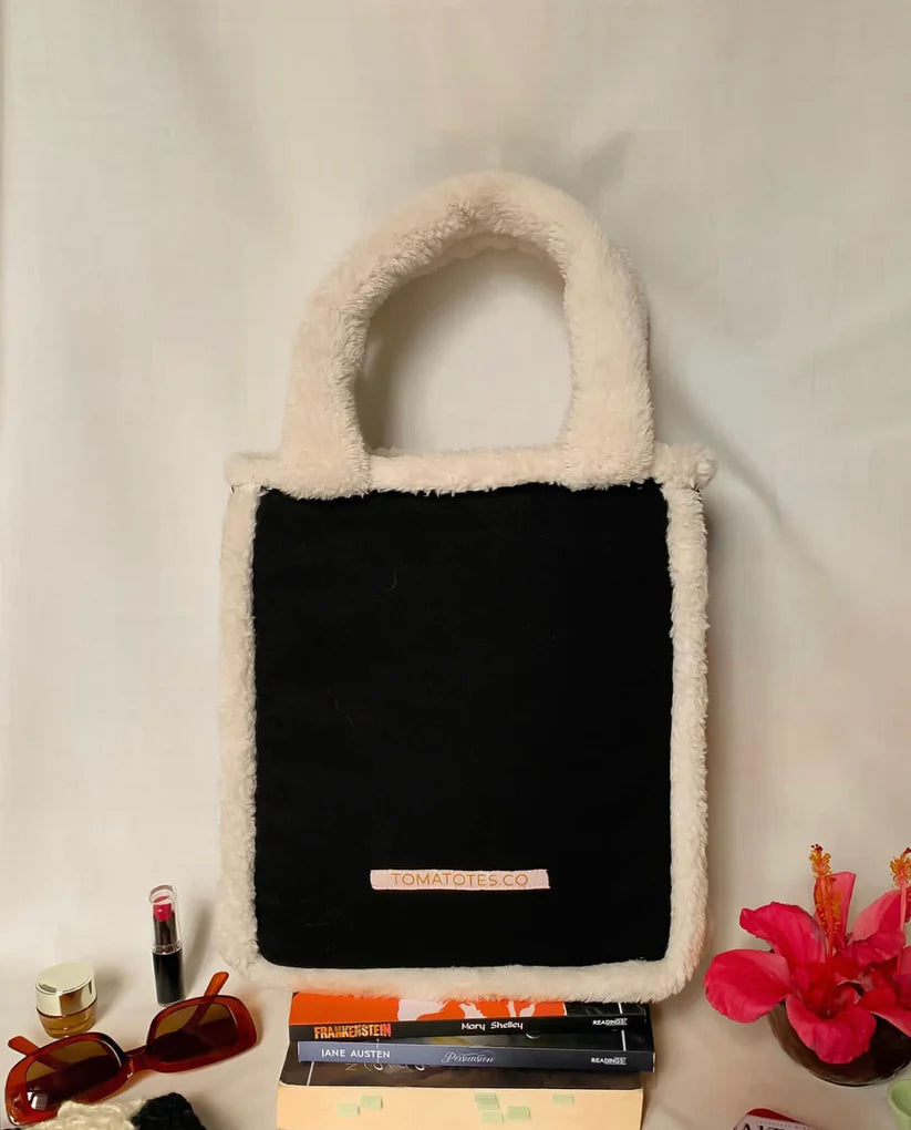 Black Tote Bag With Offwhite Fur