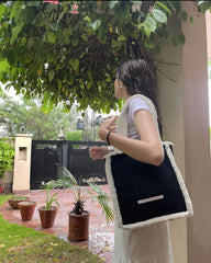 Black Tote Bag With Offwhite Fur