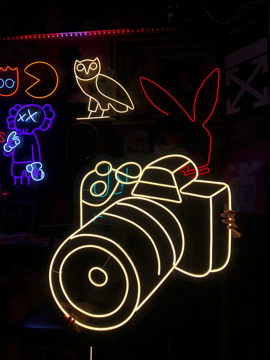 camera neon