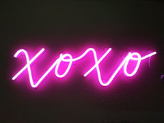 xoxo neon