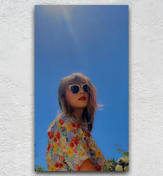 Taylor Swift Singer - Blue Skies & Sunshine